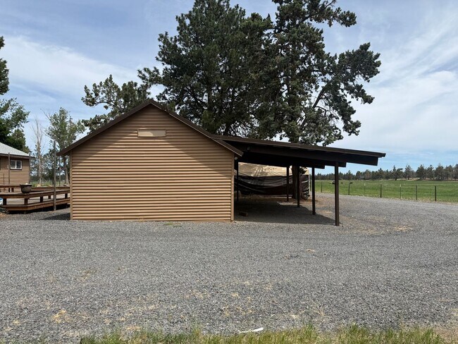 Foto del edificio - 21730 NE Butler Market Rd