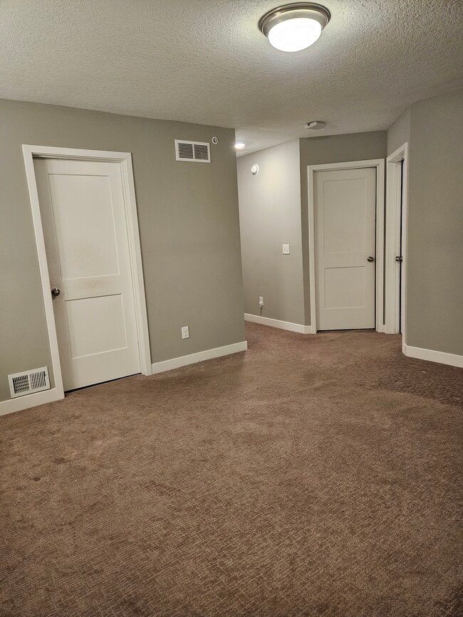 Building Photo - 11548 Woodside Dr