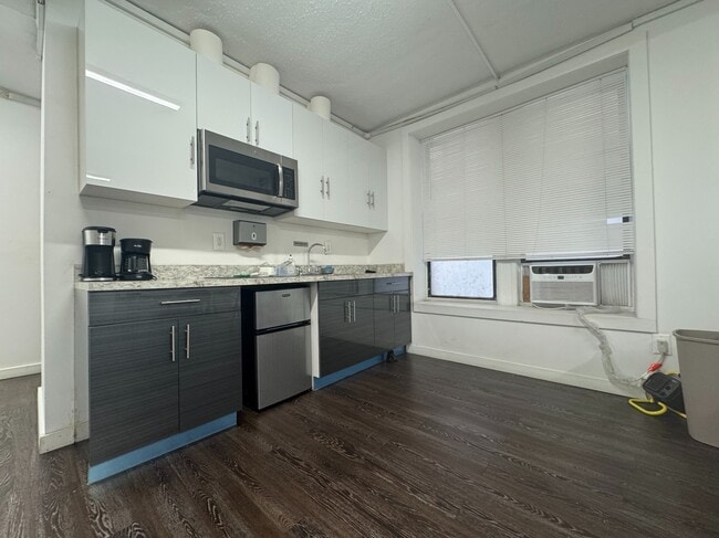 Building Photo - 1749 Grand Concourse