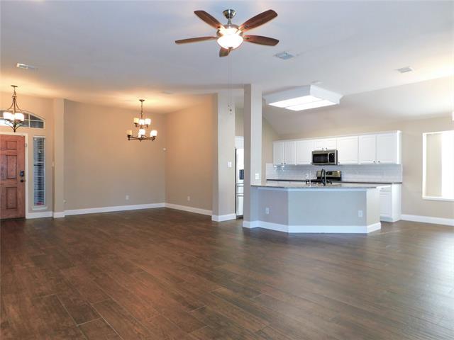 Foto del edificio - 2508 Hollow Ridge Dr
