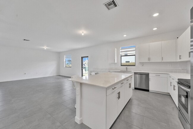Building Photo - 11904 SW 240th St