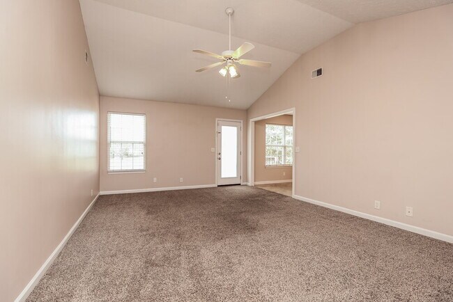 Building Photo - 1102 Nahanee Ct