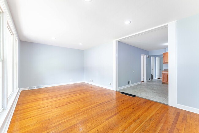 Foto del edificio - 4507 S Leamington Ave