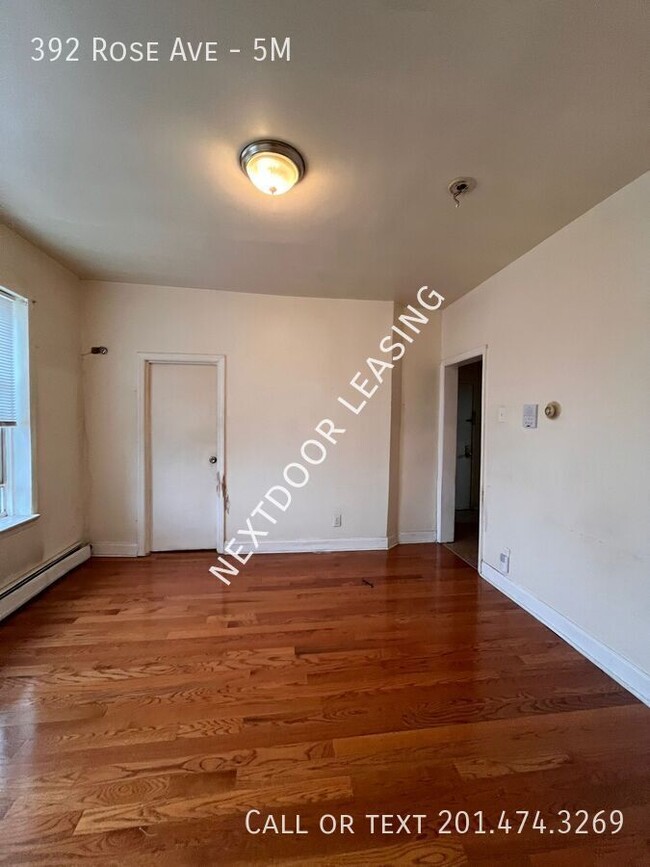 Photo - 392 Rose Ave Apartment