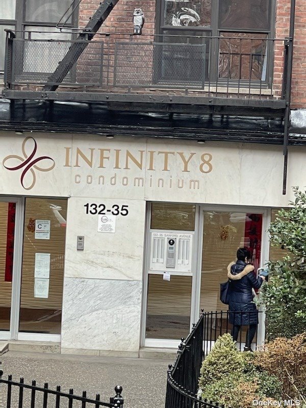 Foto del edificio - 132-35 Sanford Ave