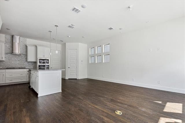 Building Photo - 8040 Ingram Dr