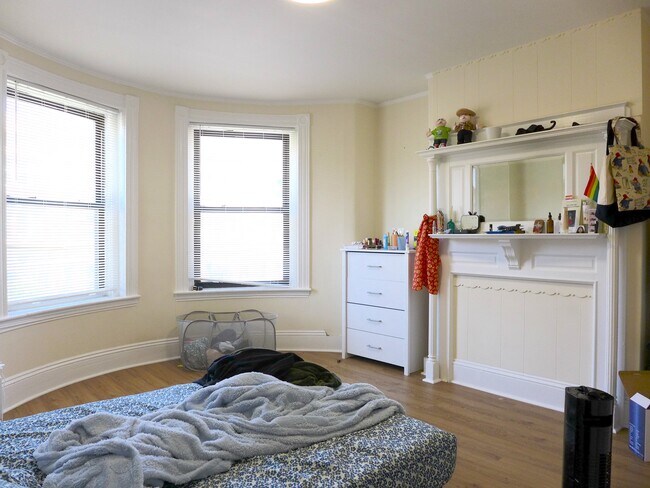 Building Photo - 864 Huntington Ave