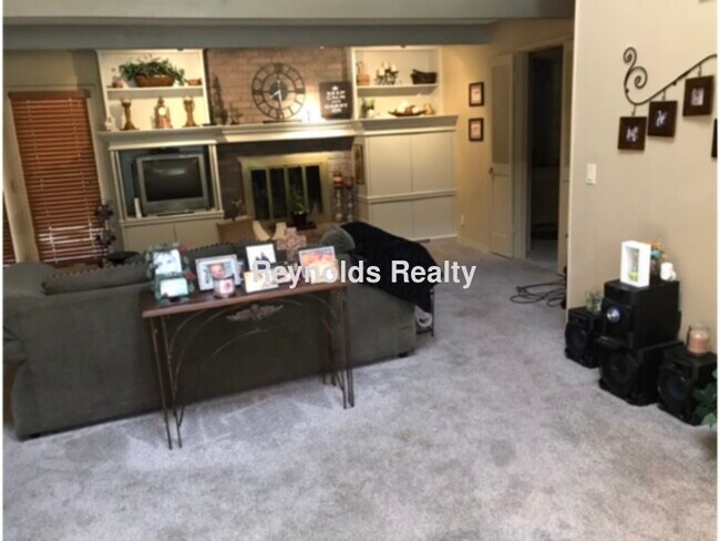 Building Photo - Gorgeous Quail Run Estates Beauty!