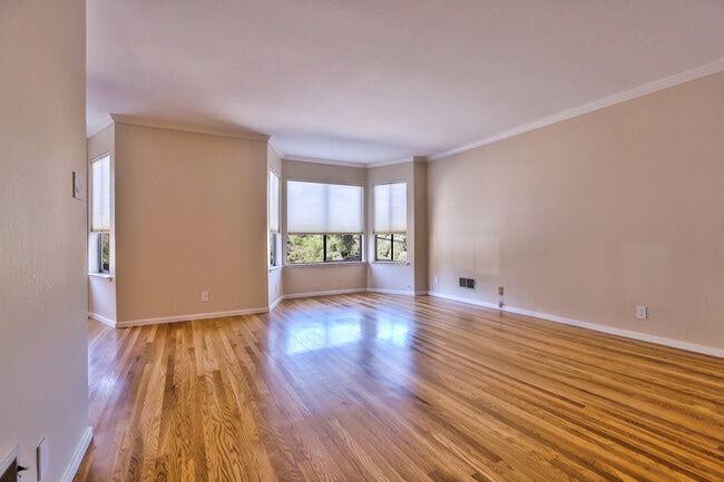 Photo - Spacious Two Bedroom Condo in Potrero Hill...