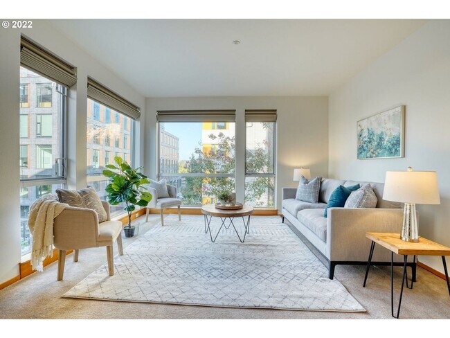 Foto del edificio - Lovely Corner unit in the Pearl District