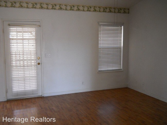 Building Photo - 1470 Oakwood Ct