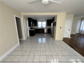 Building Photo - 1133 Hertel Ave