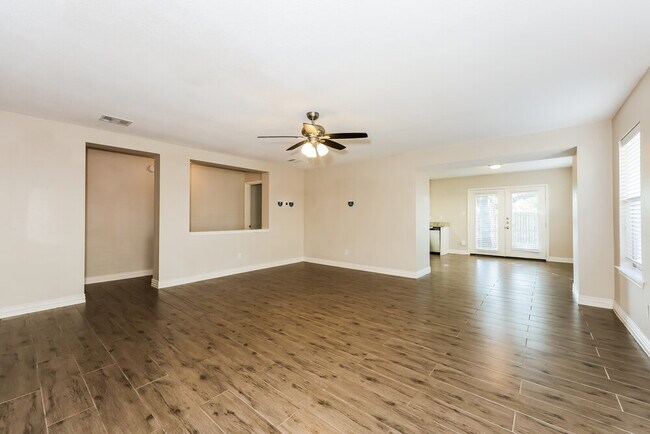 Foto del edificio - 109 Heritage Dr