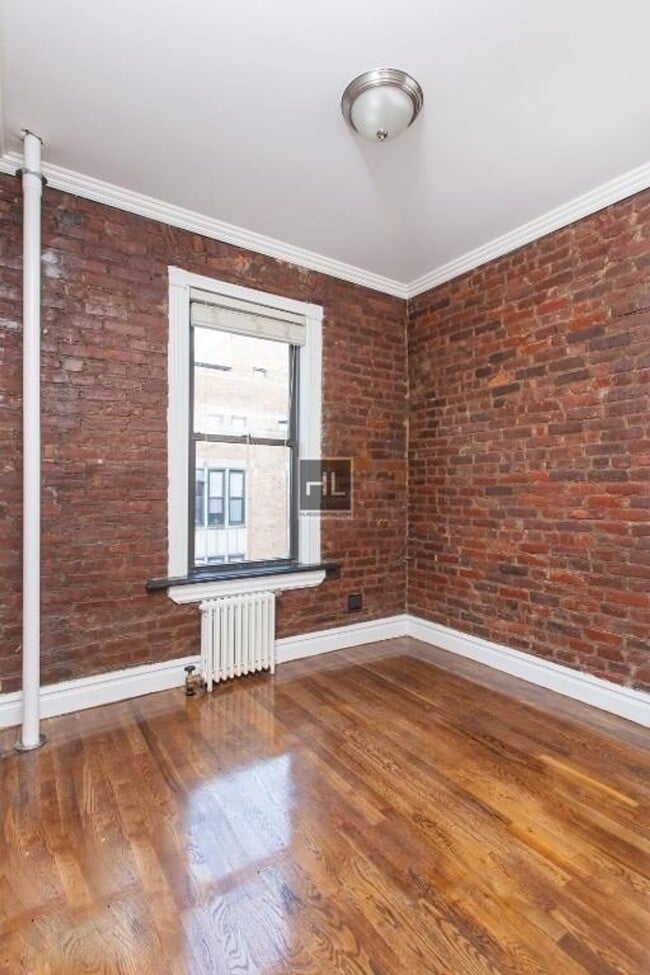 Building Photo - East 13th Street