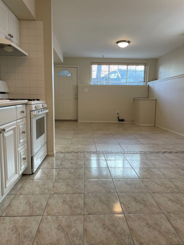 Building Photo - 173 Woodcutters Ln