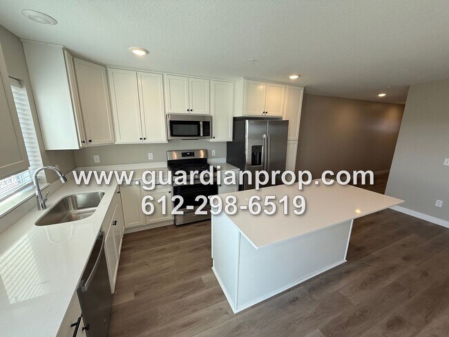 Foto del edificio - Luxury New Construction Townhouse, Lower Family Room w/Walkout, 4 Baths, Loft Area