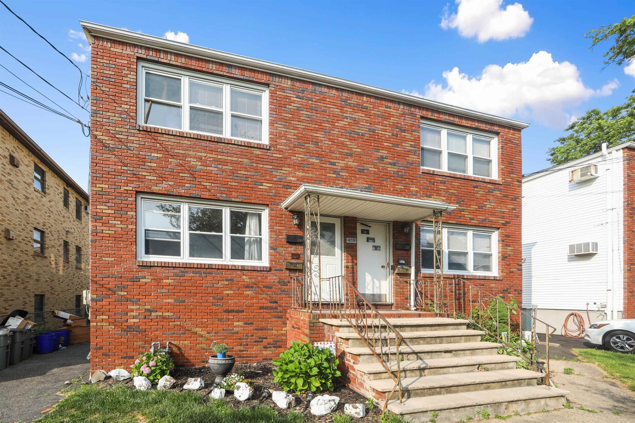 419 New York Ave Unit 2L, Lyndhurst, NJ 07071 Room for Rent in Lyndhurst, NJ
