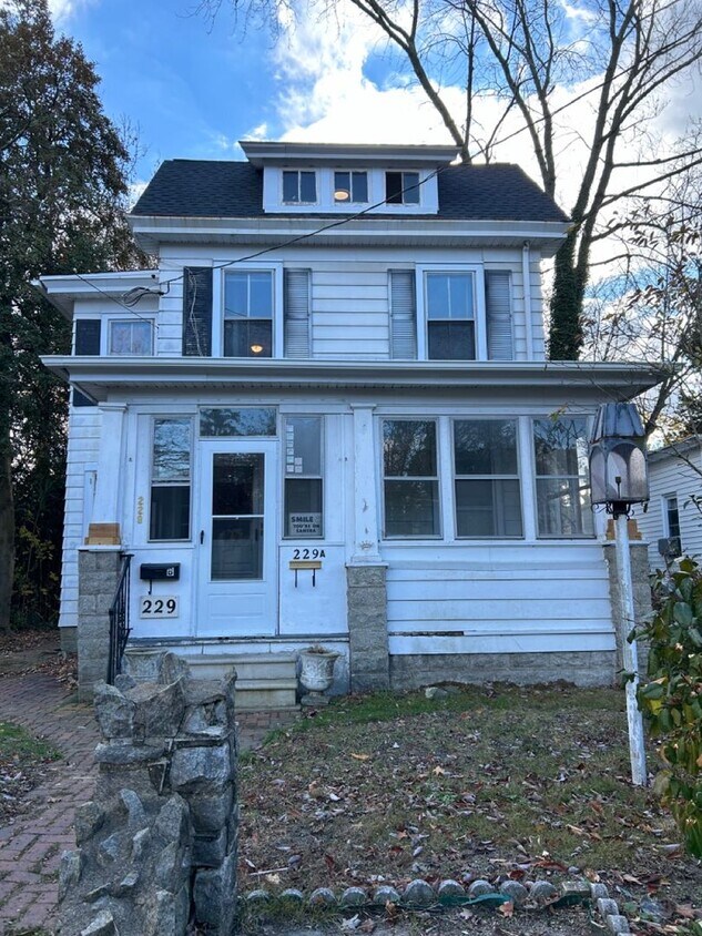 Primary Photo - 229 W Main Street
