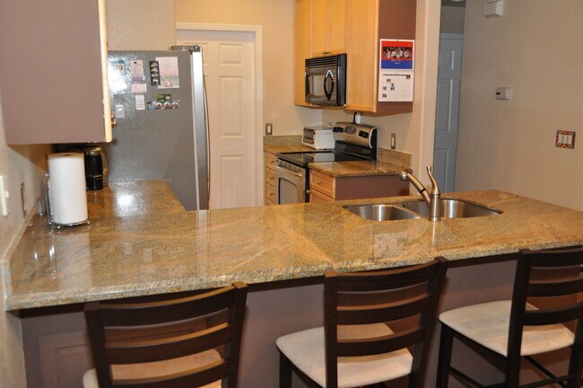 Kitchen - 4604 E Louisiana Ave