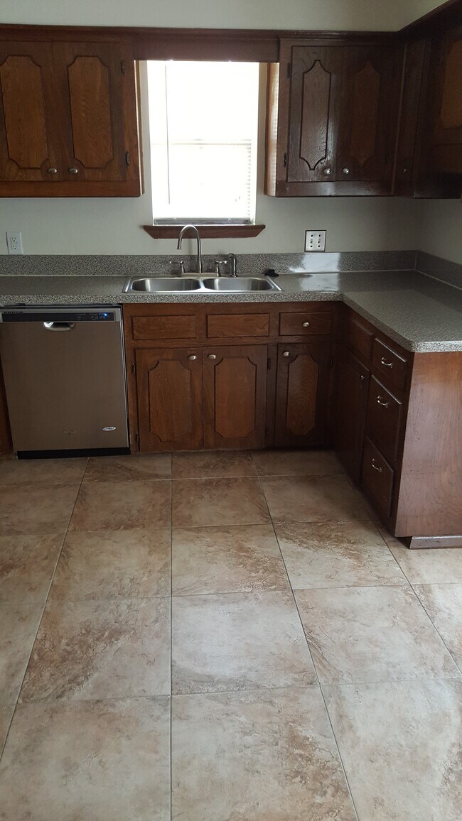 Foto del edificio - 634 Woodhaven Pl
