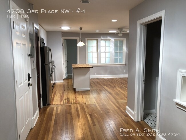 Building Photo - Updated 1 Bed + Den in Petworth