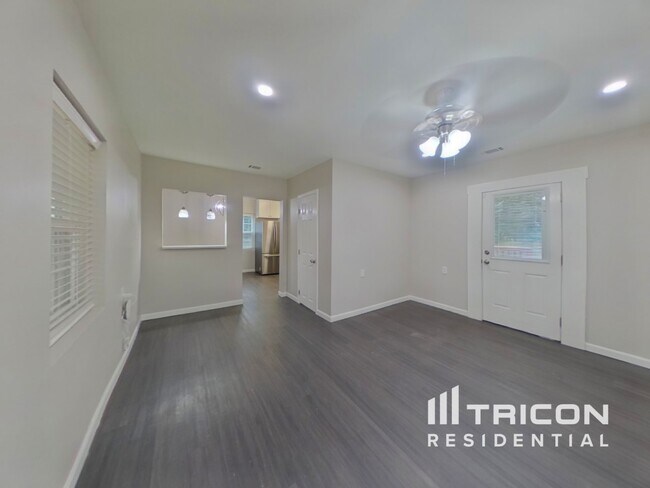 Foto del edificio - 4223 Dinglewood Ave