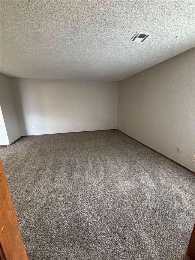 Building Photo - 901 NE Tortoise Dr