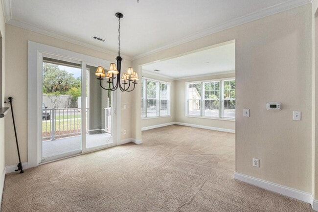 Building Photo - 130 River Landing Dr