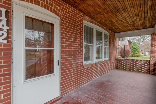 Foto del edificio - 142 Riddle Rd