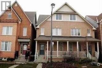 Building Photo - 12 Leitch Ave