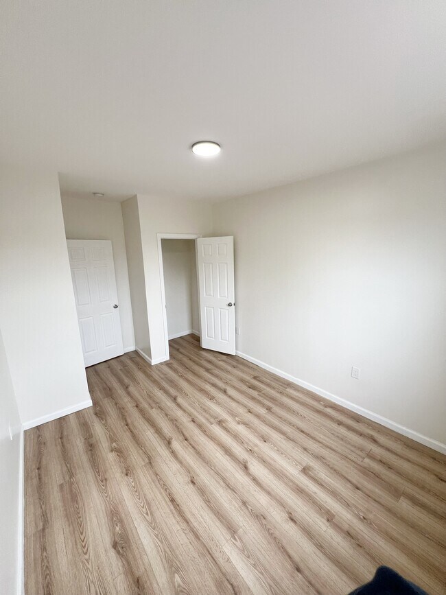 Building Photo - 518 Springfield Ave