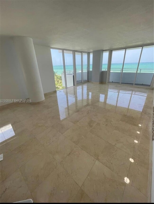 Foto del edificio - 8911 Collins Ave