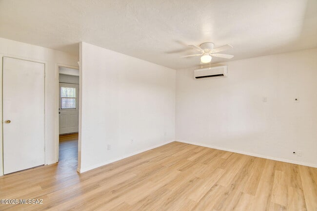Building Photo - 5655 E 28th St