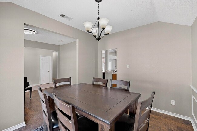 Foto del edificio - 920 Mason Ln