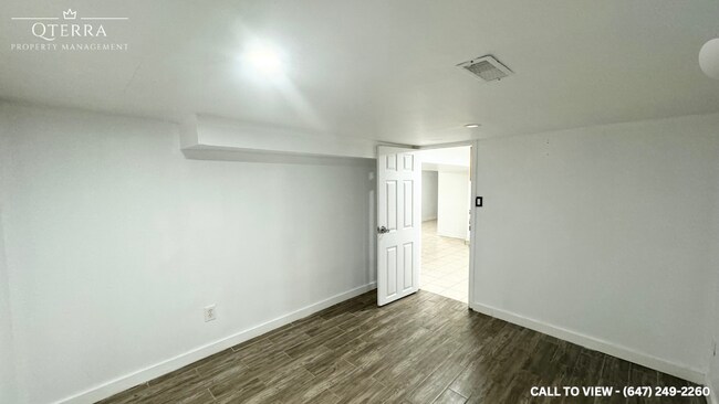 Photo du bâtiment - 90 Barons Av N