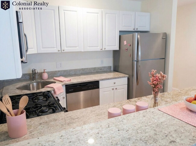 Building Photo - 60 Egmont St