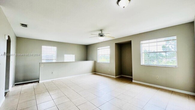 Foto del edificio - 124 SW Peacock Blvd
