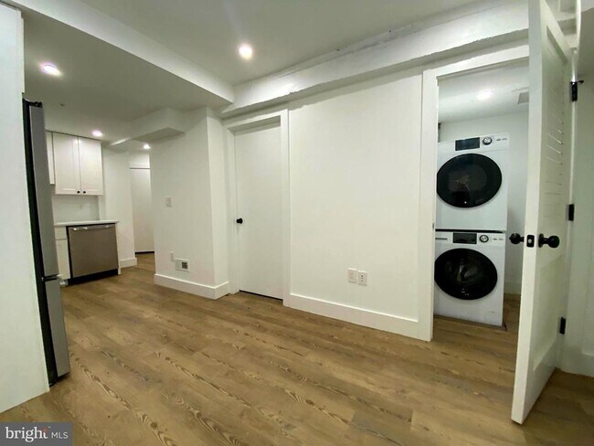 Foto del edificio - 3126 16th St NW