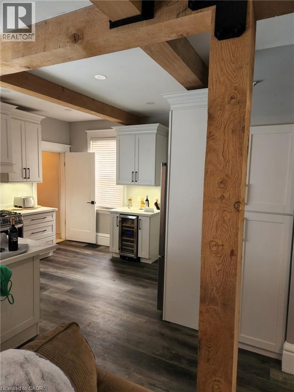 Building Photo - 16 Cedar Ave