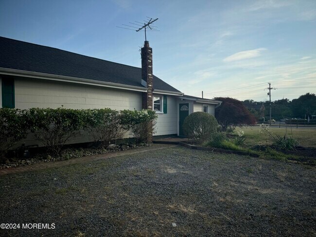 Building Photo - 423 NJ-34
