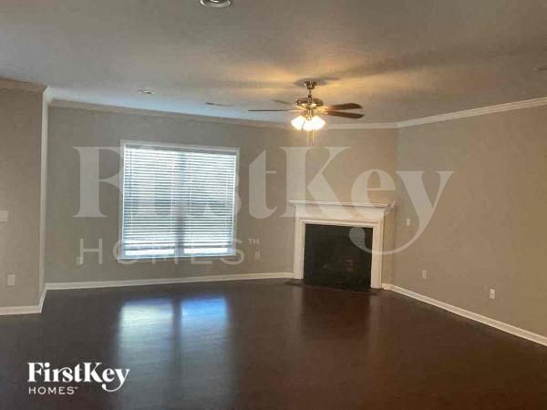 Foto del edificio - 956 Woodbury Rd