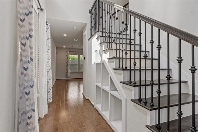 Building Photo - 4009 Delta Rose St