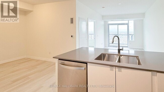 Building Photo - 3260 Sheppard Ave E