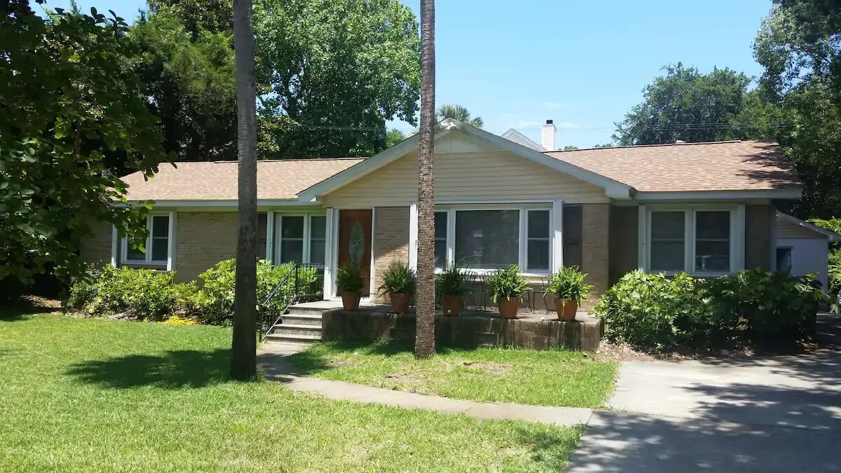 Front of house - 16 41st Ave