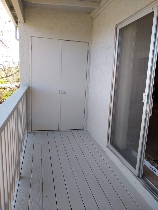 balcony outside of living room - 1960 S Dora St