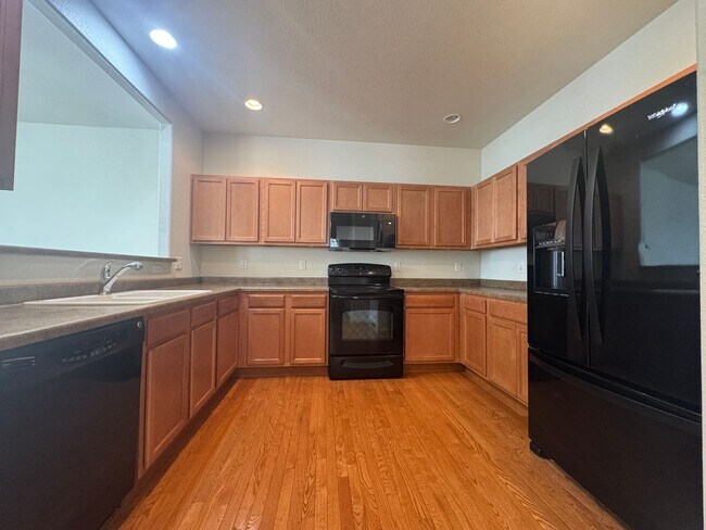 Foto del edificio - Spacious Two-Story Townhouse