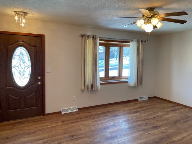 Building Photo - 308 S Main St