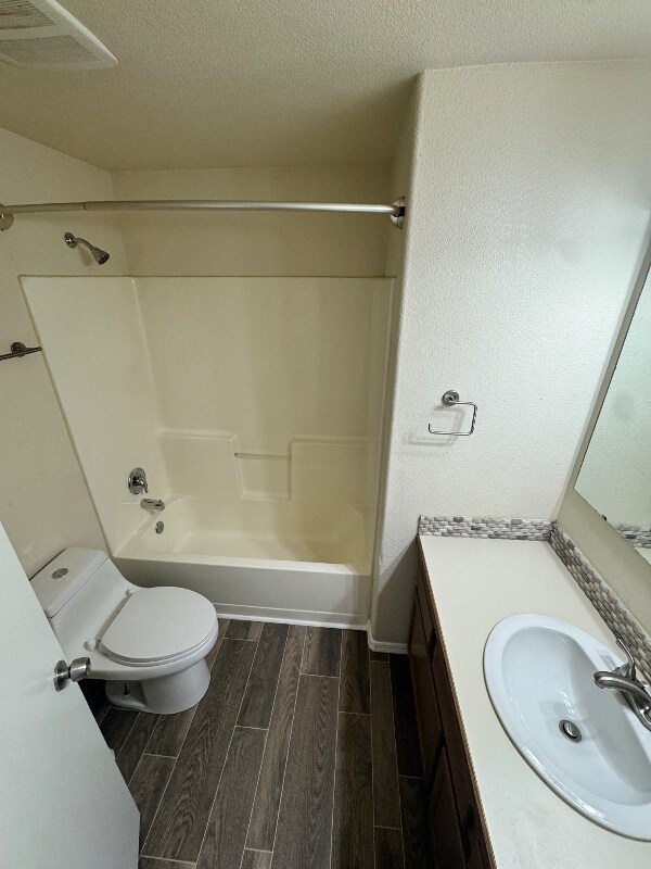 Foto del edificio - 3143 Lupine St