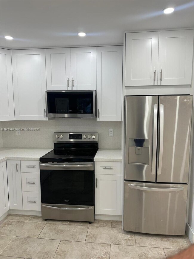 Foto del edificio - 3257 SW 26th St