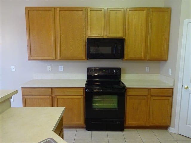 Building Photo - 3108 Silverado Cir